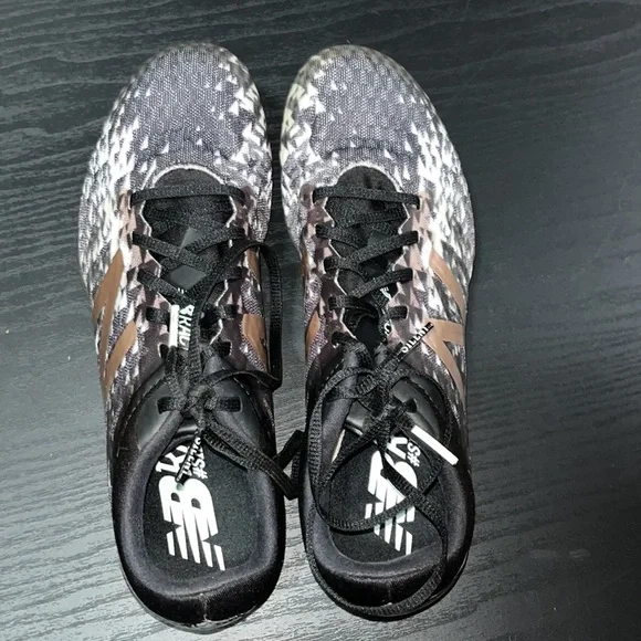 New Balance Athletic Shoe - Picture 2 of 3